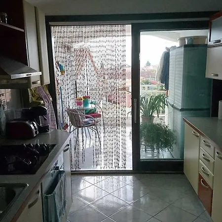 Διαμέρισμα Sunny Attic In