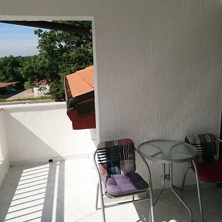 Sunny Attic In Διαμέρισμα *