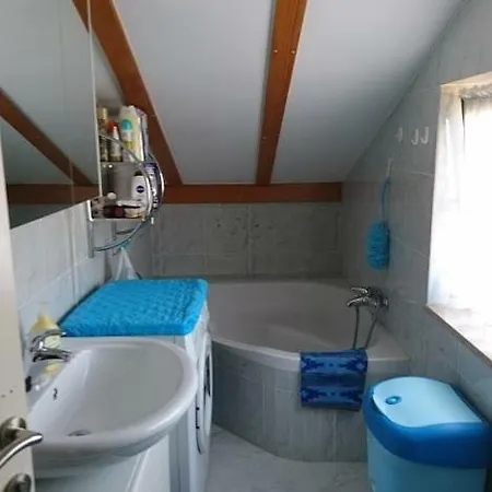 Sunny Attic In * Πόρετς