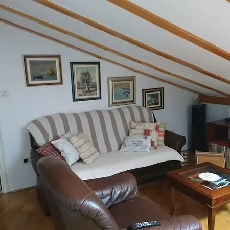 Sunny Attic In Διαμέρισμα