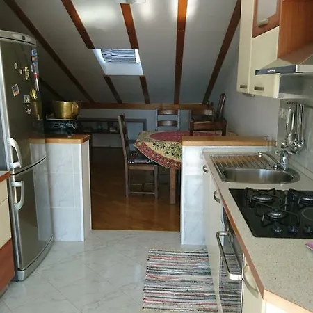 Sunny Attic In Διαμέρισμα